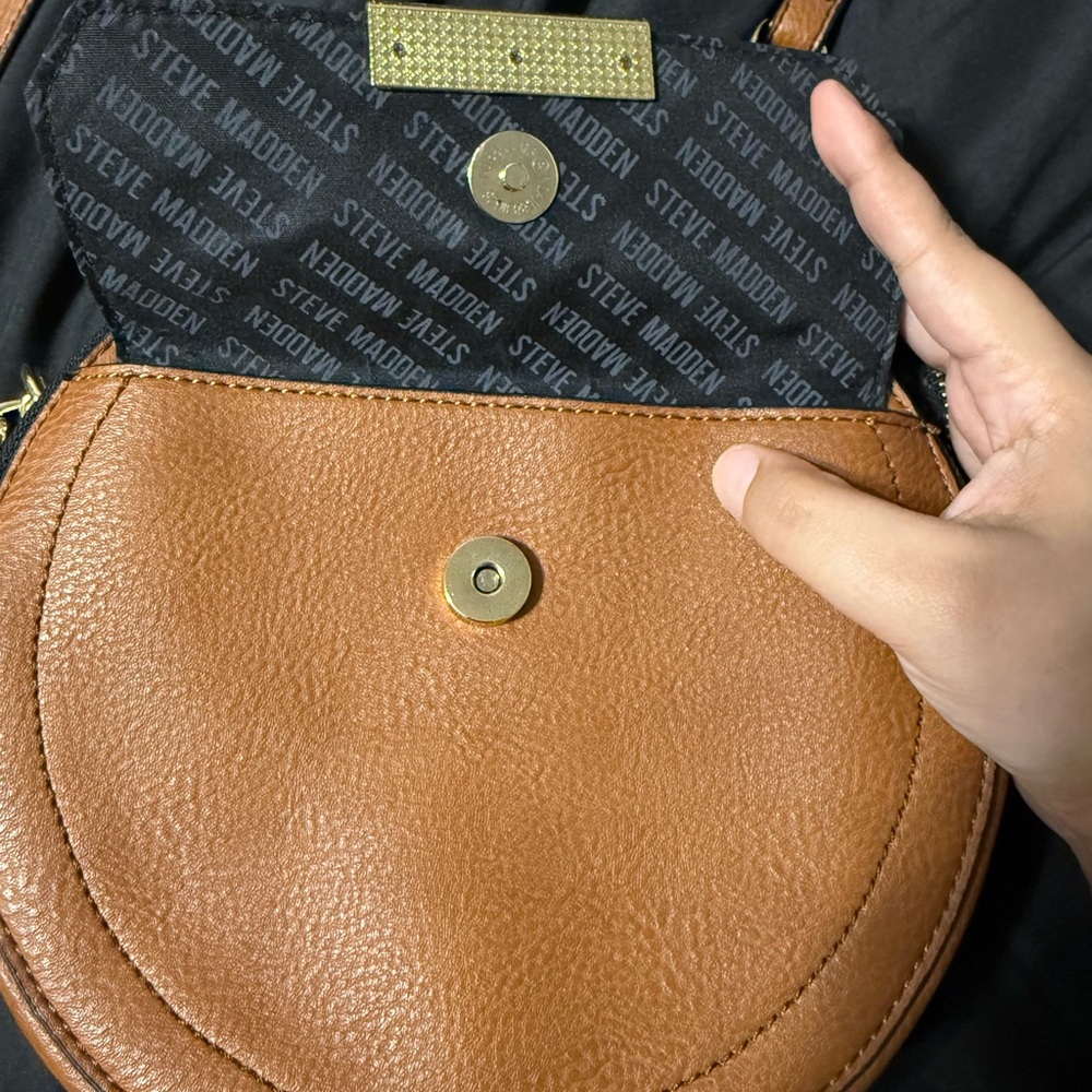 Steve Madden Crossbody - Picture 3 of 5